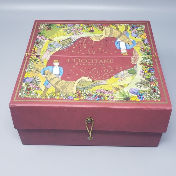 Empty Christmas Gift Box - Picture 2 of 9